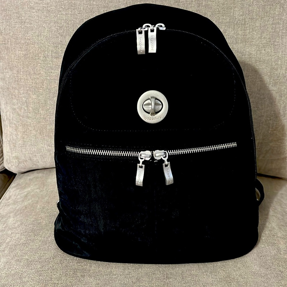 Baggallini Naples Convertible Backpack Black - NWT